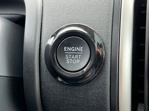 Used 2025 Ford Expedition Active AWD/4WD image 23