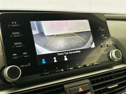 Used 2019 Honda Accord LX image 22