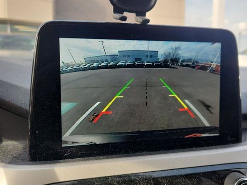 Used 2022 Ford Escape SE w/ SE Sport Appearance Package image 24