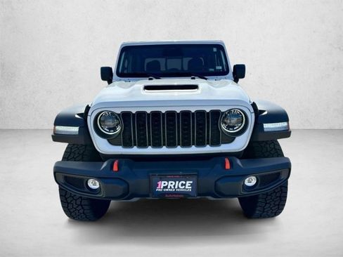 Used 2026 Jeep Gladiator Mojave AWD/4WD image 9