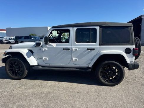 Used 2023 Jeep Wrangler Unlimited Sahara w/ Cold Weather Group AWD/4WD image 8
