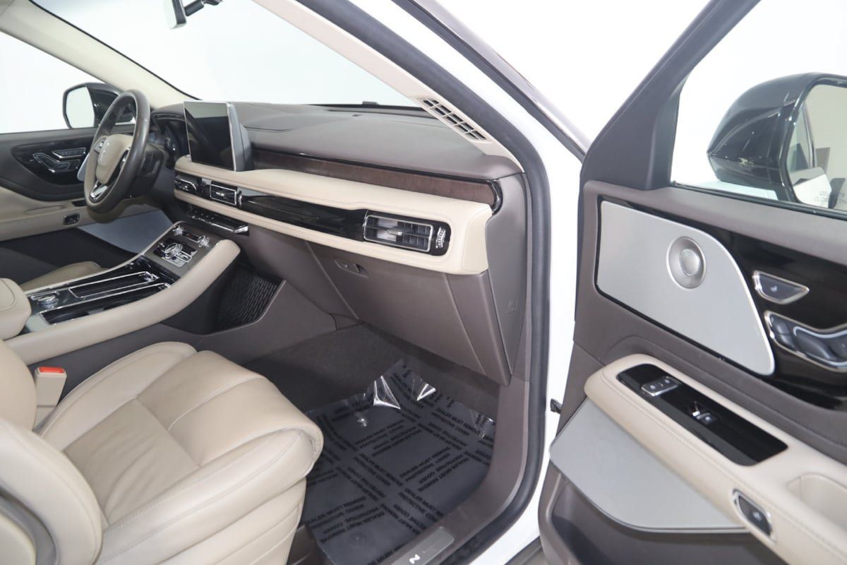 Used 2022 Lincoln Aviator Grand Touring w/ Equipment Group 301A AWD/4WD image 38