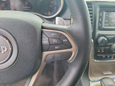 Used 2017 Jeep Grand Cherokee Laredo w/ Quick Order Package 2BE RWD image 24