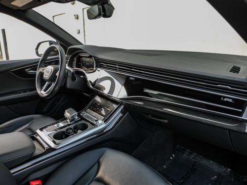 Used 2021 Audi Q8 Premium w/ Convenience Package image 14