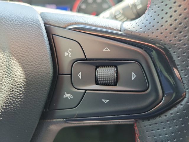 Used 2023 Chevrolet TrailBlazer RS w/ Sun and Liftgate Package FWD image 22