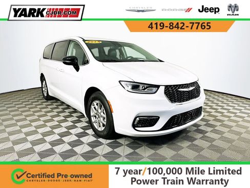 Certified 2024 Chrysler Pacifica Touring-L image 1