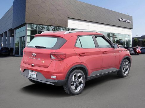 Certified 2025 Hyundai Venue Limited image 2