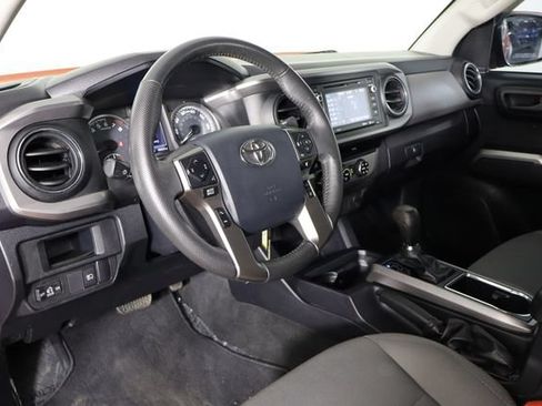 Used 2018 Toyota Tacoma SR5 RWD image 20