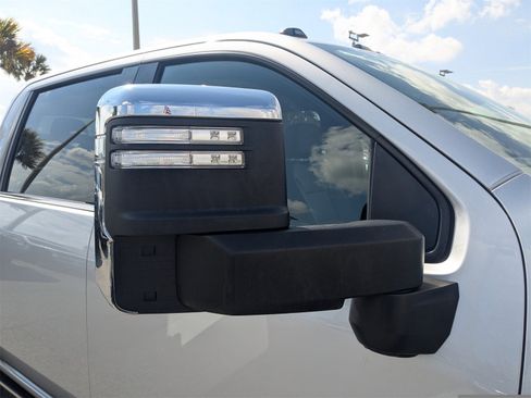 Used 2021 Chevrolet Silverado 2500 High Country w/ Z71 Off-Road Package image 12