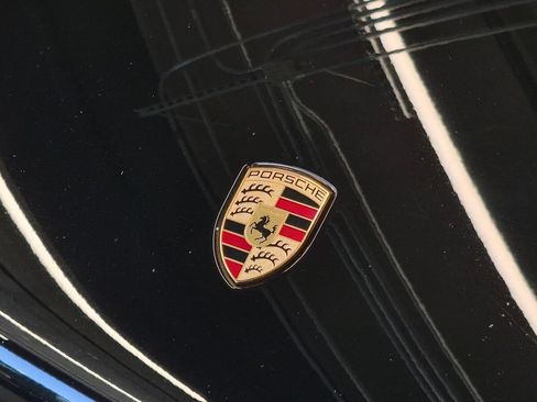 Certified 2023 Porsche Macan AWD/4WD image 9
