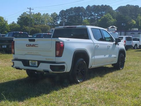 Used 2022 GMC Sierra 1500 Elevation w/ X31 Off-Road Package AWD/4WD image 13