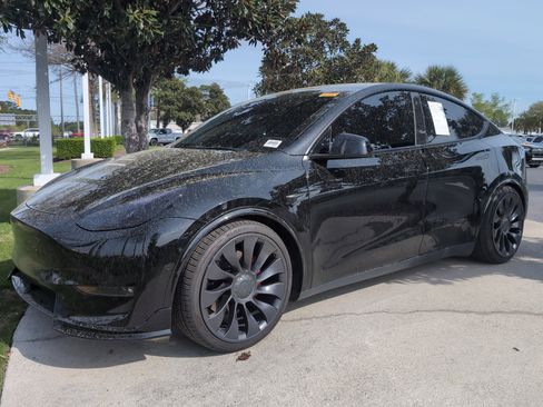 Used 2022 Tesla Model Y Performance image 5