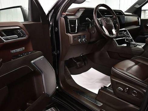 Used 2024 GMC Sierra 1500 Denali w/ Denali Reserve Package AWD/4WD image 17