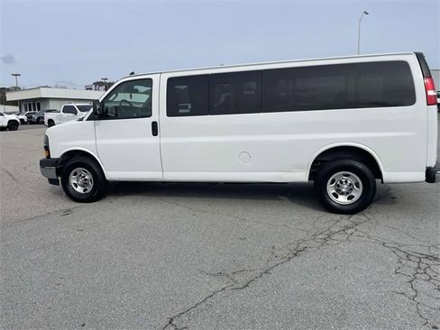 Used 2020 Chevrolet Express 3500 LT w/ LT Preferred Equipment Group image 7