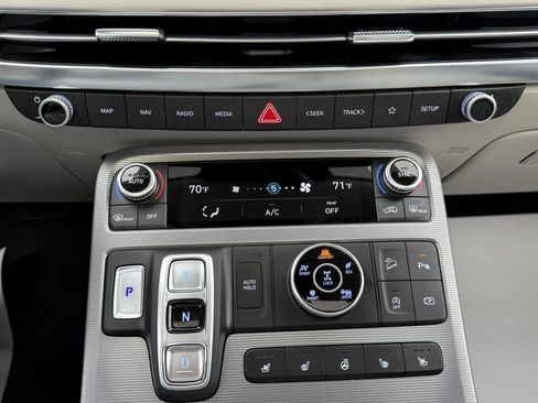 Used 2024 Hyundai Palisade Calligraphy image 11