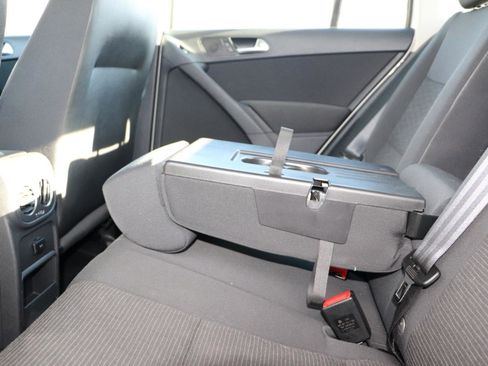 Used 2013 Volkswagen Tiguan S image 23