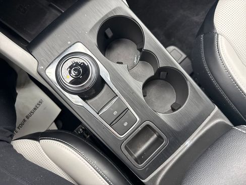 Used 2025 Ford Escape Platinum image 36