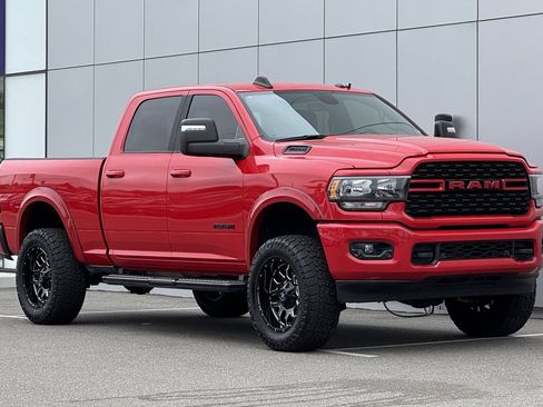 Used 2024 RAM 2500 Big Horn w/ Night Edition AWD/4WD image 7