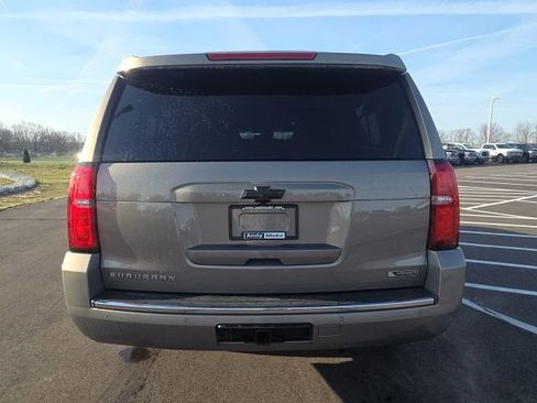 Used 2018 Chevrolet Suburban Premier image 9