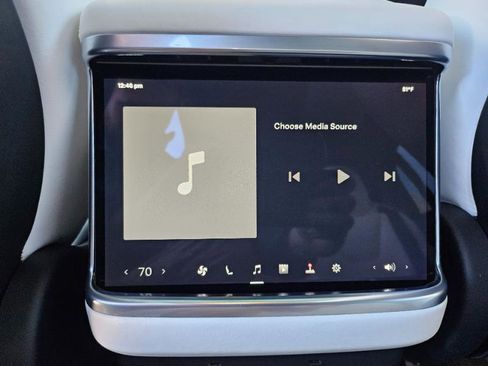 Used 2023 Tesla Model X image 63