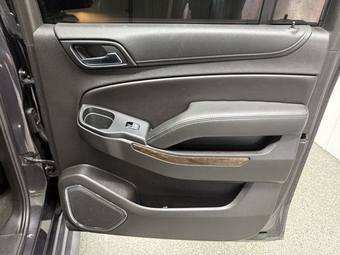 Used 2018 Chevrolet Suburban LT image 43