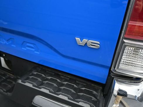 Used 2021 Toyota Tacoma TRD Off-Road image 12