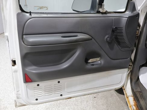 Used 1993 Ford F150 2WD Regular Cab image 17