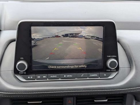 Used 2025 Nissan Rogue SV AWD/4WD image 31