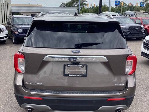 Used 2021 Ford Explorer Limited w/ Equipment Group 301A AWD/4WD image 7