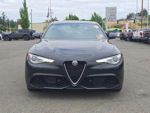 Used 2020 Alfa Romeo Giulia Ti Sport w/ Quick Order Package 22S Sport AWD/4WD image 12