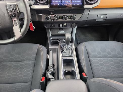 Used 2019 Toyota Tacoma SR5 AWD/4WD image 28