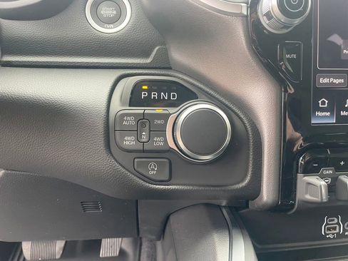 New 2026 RAM 1500 Big Horn AWD/4WD image 16