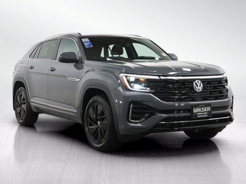 Used 2024 Volkswagen Atlas Cross Sport SEL R-Line AWD/4WD image 6