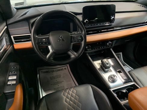 Used 2024 Mitsubishi Outlander SEL image 4