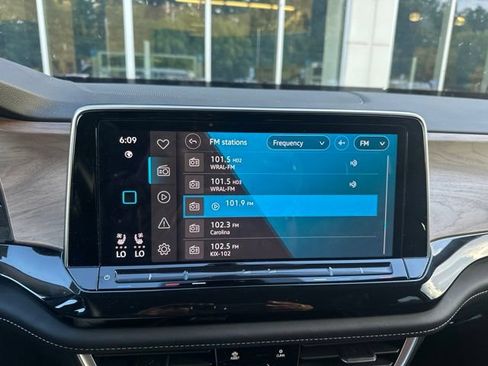 Used 2025 Volkswagen Atlas SE FWD image 14