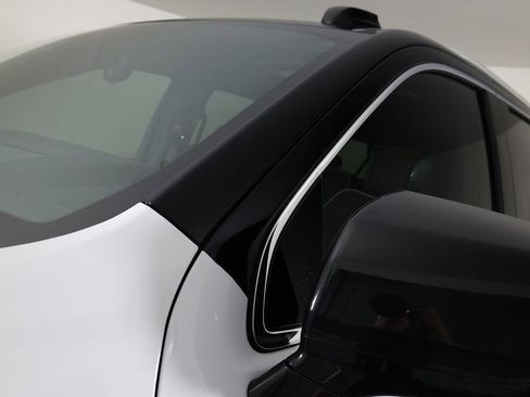 Used 2026 GMC Yukon XL Denali Ultimate w/ LPO, Illumination Package image 10