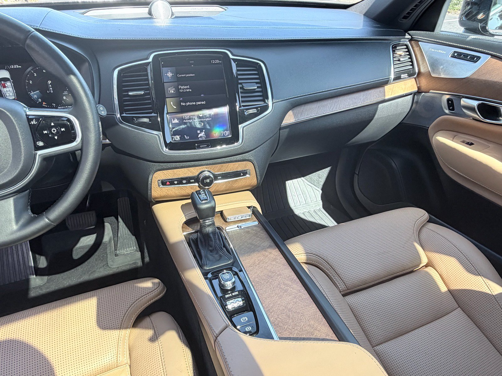 Used 2018 Volvo XC90 T6 Inscription w/ Convenience Package AWD/4WD image 12