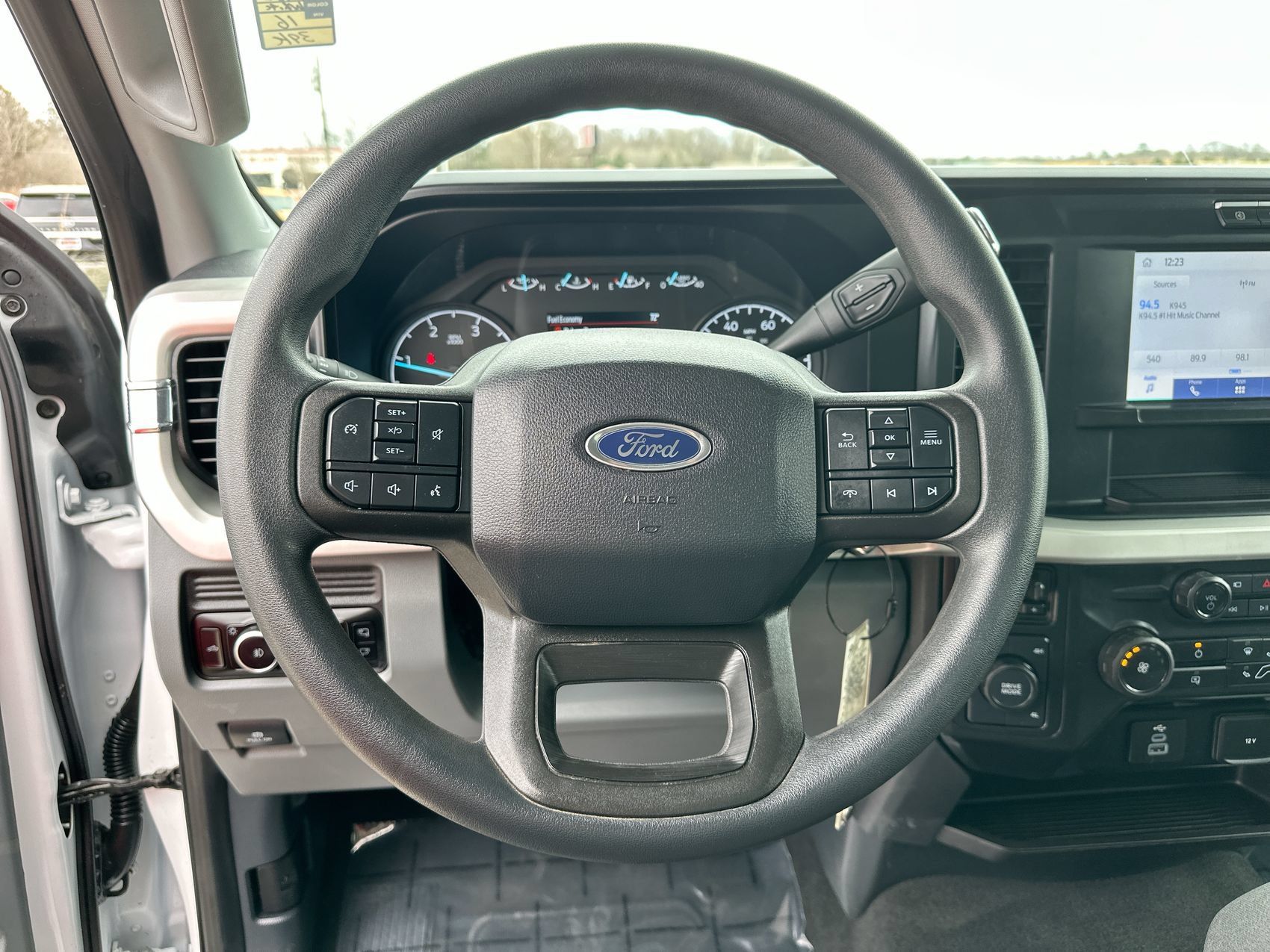 Used 2025 Ford F450 XLT w/ 360-Degree Camera Package AWD/4WD image 14