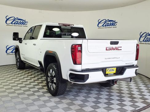 Used 2025 GMC Sierra 3500 Denali w/ Technology Package AWD/4WD image 2