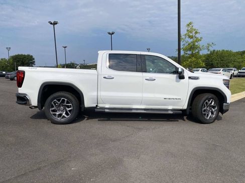 Used 2024 GMC Sierra 1500 SLT w/ SLT Convenience Package AWD/4WD image 2