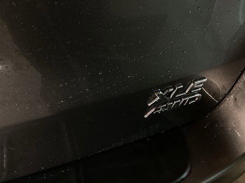 Used 2018 Toyota Sienna AWD image 18