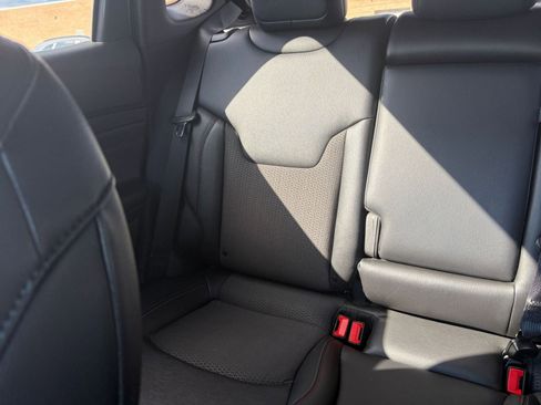 Used 2025 Jeep Compass Trailhawk image 37