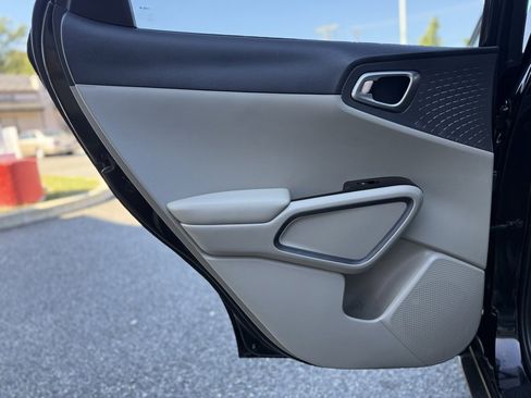 Used 2022 Kia Soul S image 16