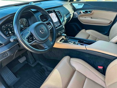 Used 2022 Volvo XC90 T6 Inscription w/ Lounge Package image 12