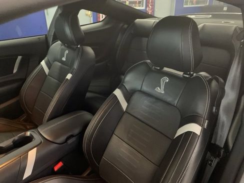 Used 2022 Ford Mustang Shelby GT500 w/ Technology Package image 9