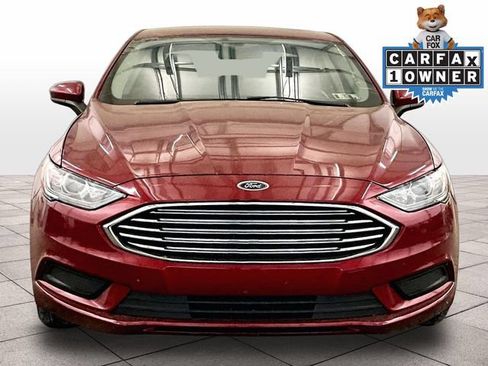 Used 2018 Ford Fusion SE w/ Fusion SE Technology Package FWD image 4