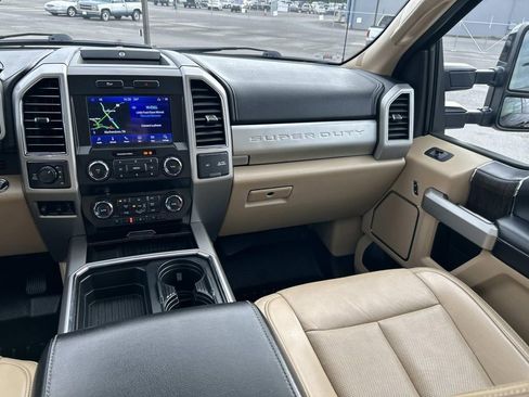 Used 2021 Ford F250 Lariat w/ Lariat Ultimate Package image 21