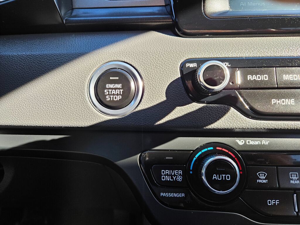 Used 2017 Kia Niro LX FWD image 22