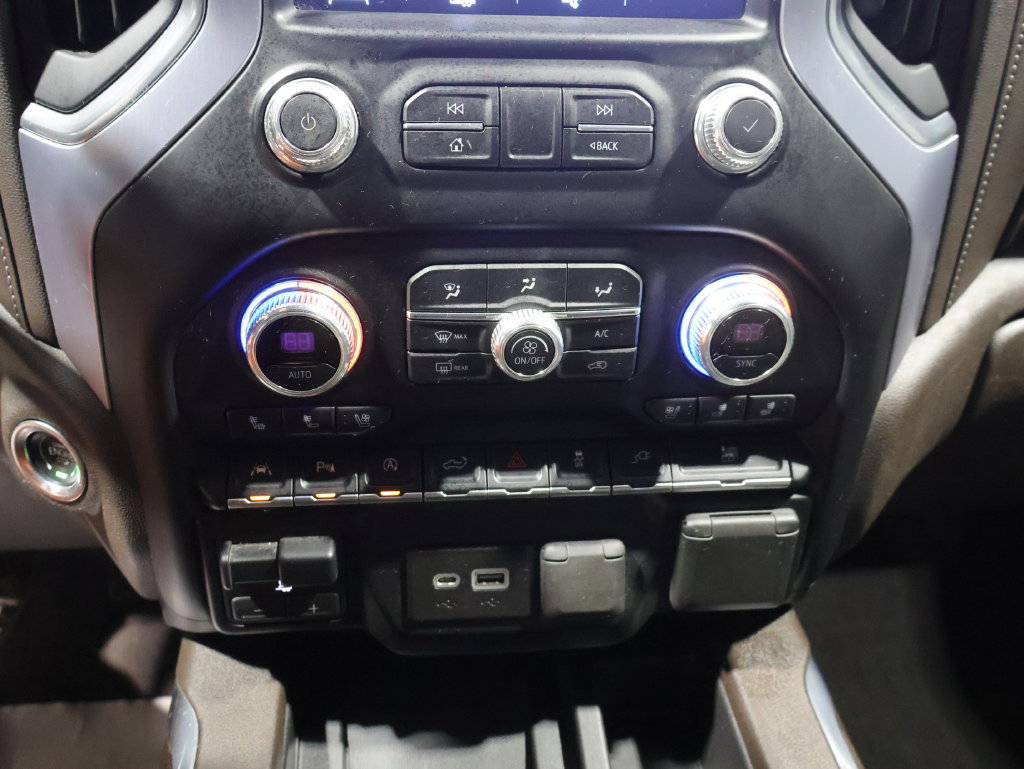 Used 2019 GMC Sierra 1500 SLT w/ SLT Premium Plus Package AWD/4WD image 30