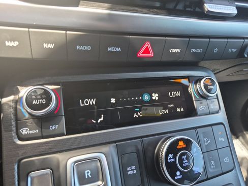 Used 2025 Hyundai Palisade Calligraphy AWD/4WD image 22